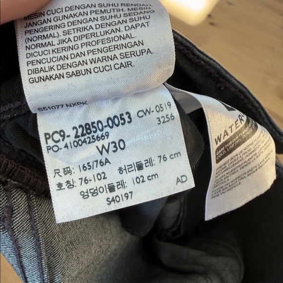👖 Levi’s 721 High Rise Skinny Jeans – Dark Gray / Black
Size 30 - Picture 8 of 10